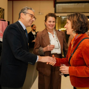 Tuwaiq Sculpture - Panel Discussions in Riyadh: Gallery Photo zv6r47