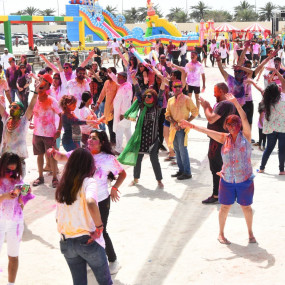 zm01ey استديو الصور :رأس الخيمة في Colorsplash 3.0