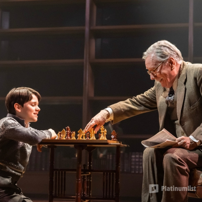 n0v7ew استديو الصور :لندن في مسرحية شادولاندز في لندن