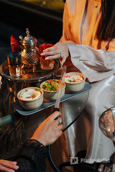 3d701b استديو الصور :دبي في مطعم كورت يارد – فندق ذا هيريتدج أوتوغراف كولكشن