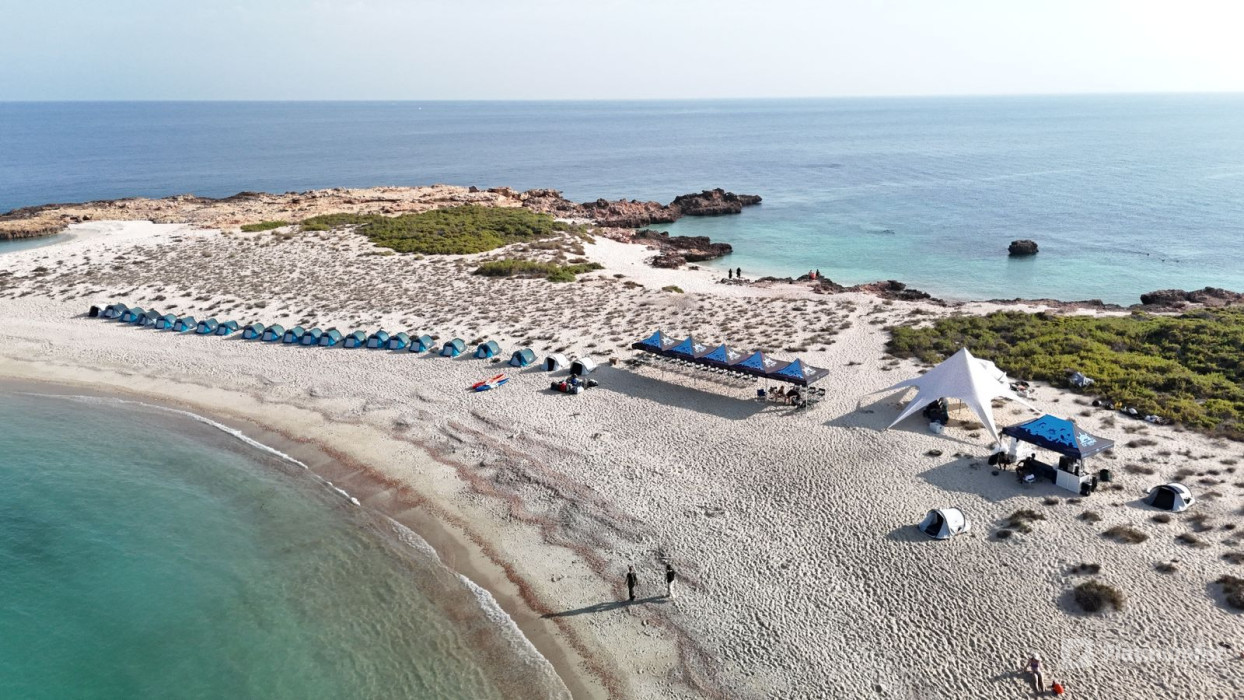 34j7b8 استديو الصور :مسقط في رحلة مشتركة لمدة نصف يوم في جزيرة الديمانيات