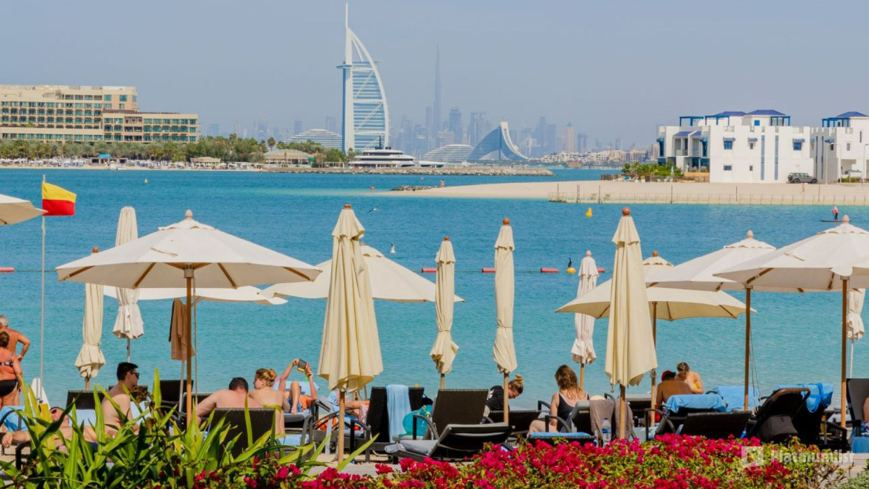 zg4v08 استديو الصور :دبي في Riva Pool and Beach Access