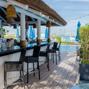 zodbe0 استديو الصور :دبي في Riva Pool and Beach Access