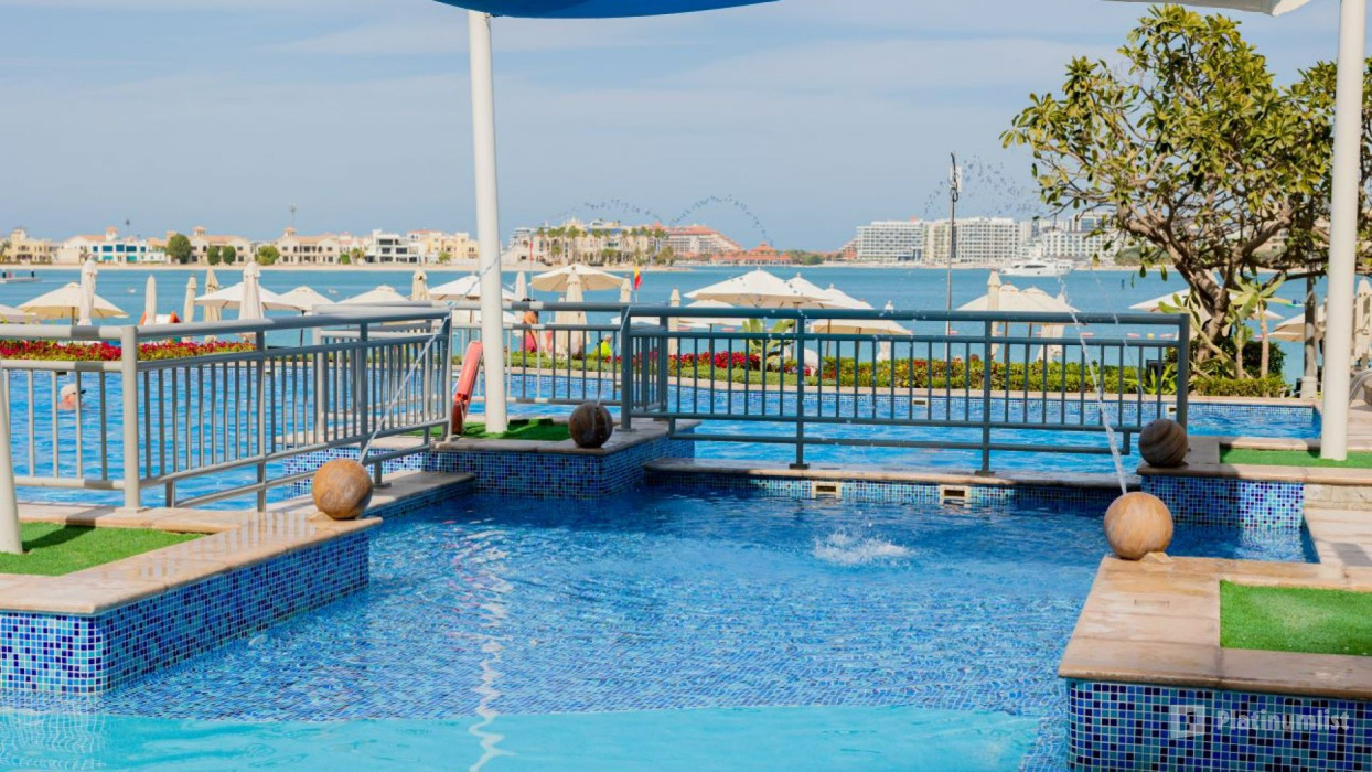3j51xq استديو الصور :دبي في Riva Pool and Beach Access
