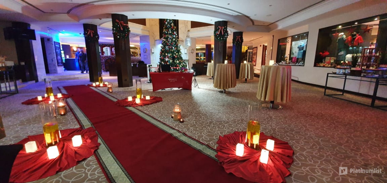 n0bk9z استديو الصور :أبوظبي في New Year’s Eve 60’s to 90’s Rewind at Abu Dhabi Golf Club