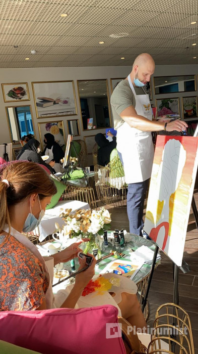 n0ygw3 استديو الصور :دبي في Sip & Paint By Fun &Art