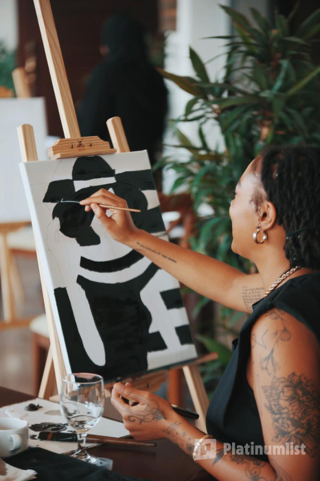 ART fem painting experience in Dubai: Gallery Photo 3q686z