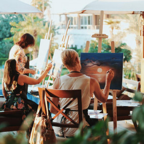 ART fem painting experience in Dubai: Gallery Photo nkj4vz