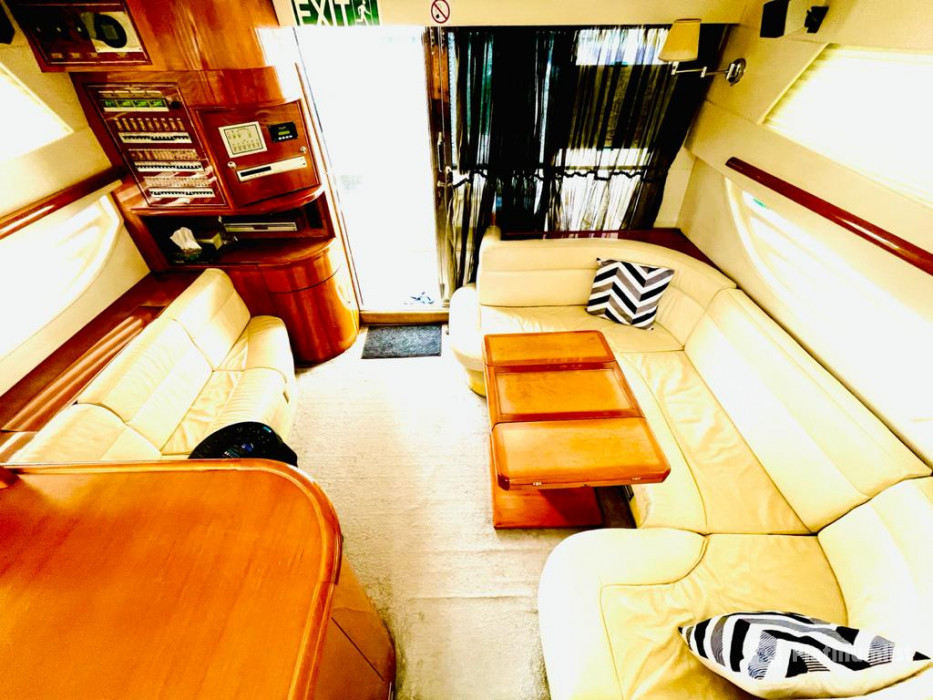 3emdqn استديو الصور :دبي في Leo's On Deck AZIMUT 50 Yacht Cruise