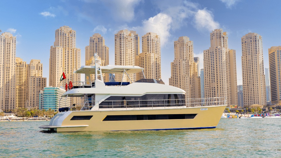 2 Hour Yacht Tour in Dubai Marina with Breakfast or BBQ