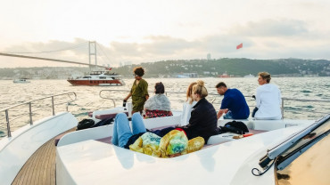 Bosphorus Sunset Cruise on a Luxurious Yacht
