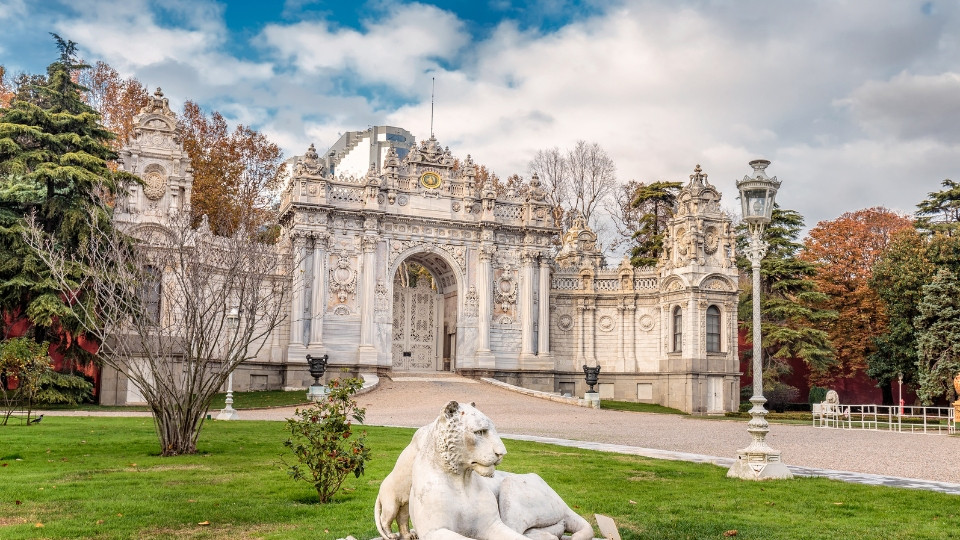 Dolmabahce Palace Skip-the-Line Tickets with Audio Guide
