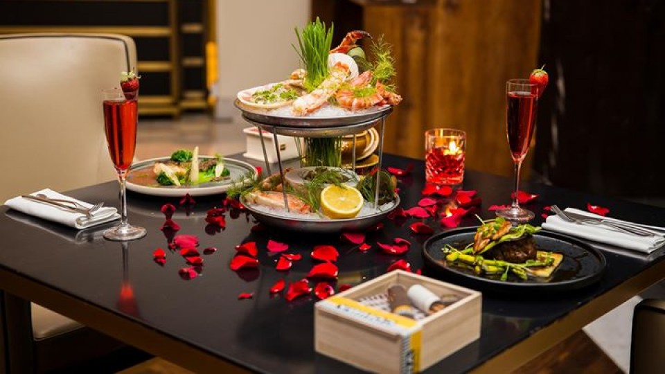 Eat & Meat - Romantic Dining Experience
