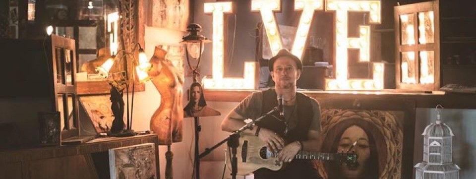 Four Seasons, Sundara with Phil Stoodley