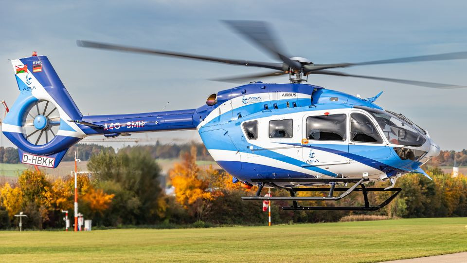 جولة ركوب هليكوبتر في مسقط جولة ركوب هليكوبتر في مسقط