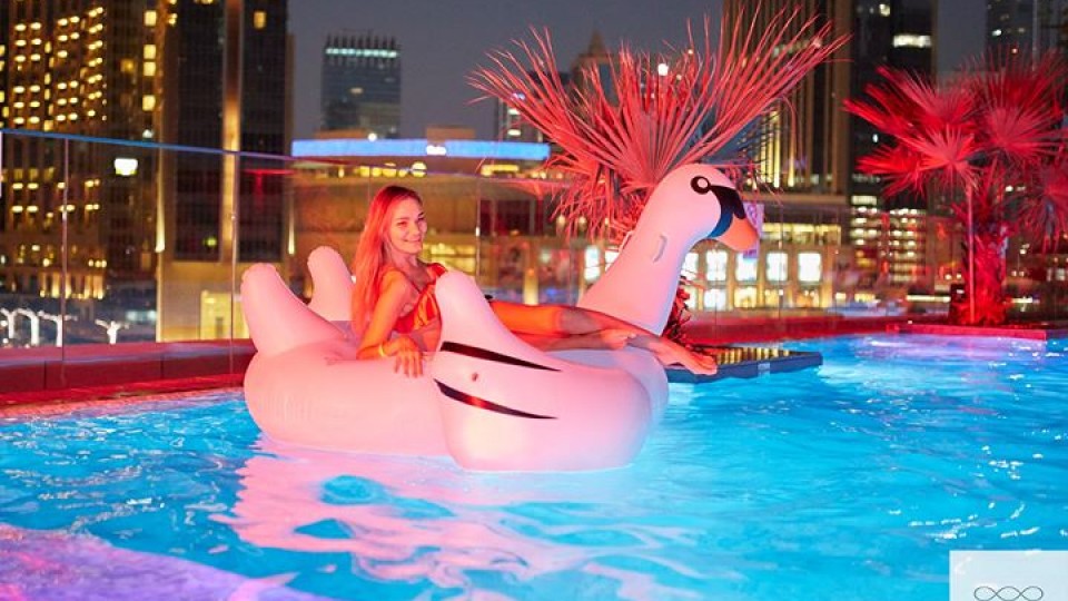 on n on with maat & sash.