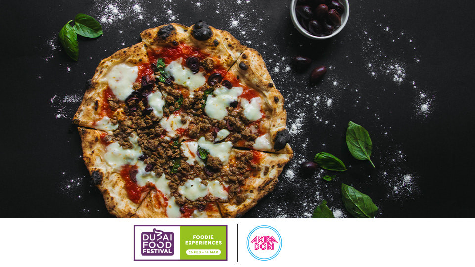 بيتزا على طريقة طوكيو في مطعم "أكيبا دوري"