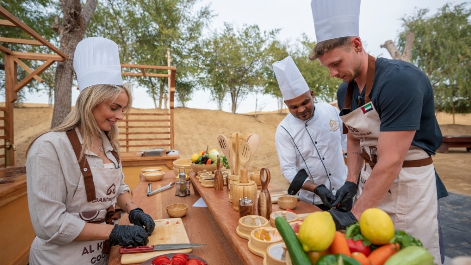 حصة في الطبخ الإماراتي التقليدي والعشاء البدوي حصة في الطبخ الإماراتي التقليدي والعشاء البدوي