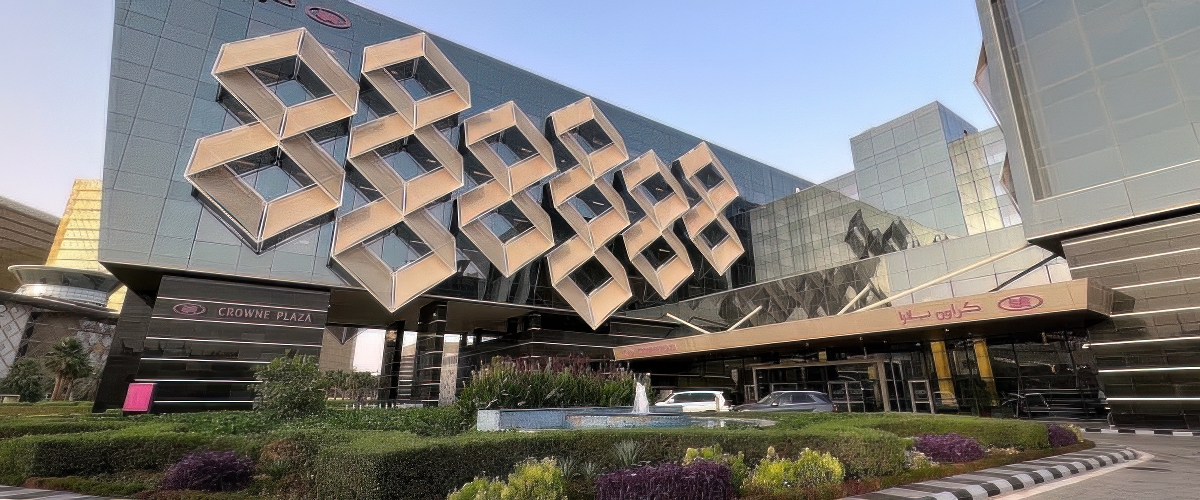 فندق ومركز مؤتمرات كراون بلازا الرياض