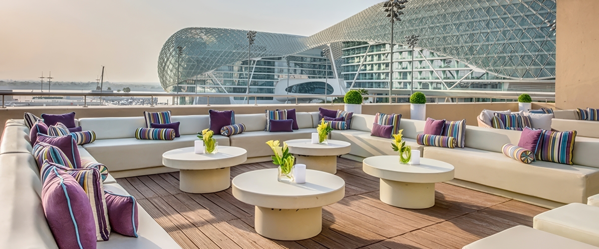 تراس روفتوب لونا لاونج تراس روفتوب لونا لاونج